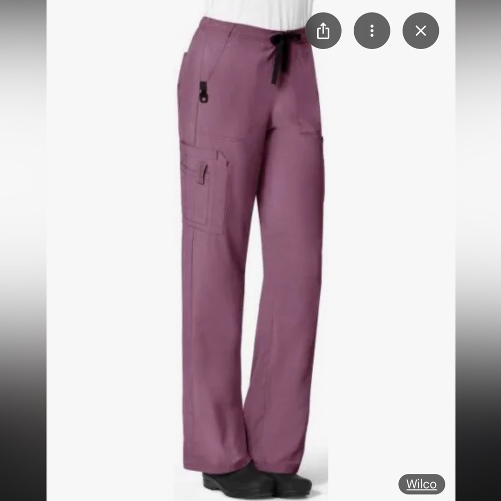 ISO women’s carhartt scrub pants Small tall in amethyst